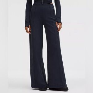 Define High-Rise Wide-Leg Pant
Luon